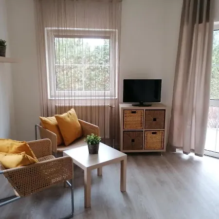 óvár Apartman *